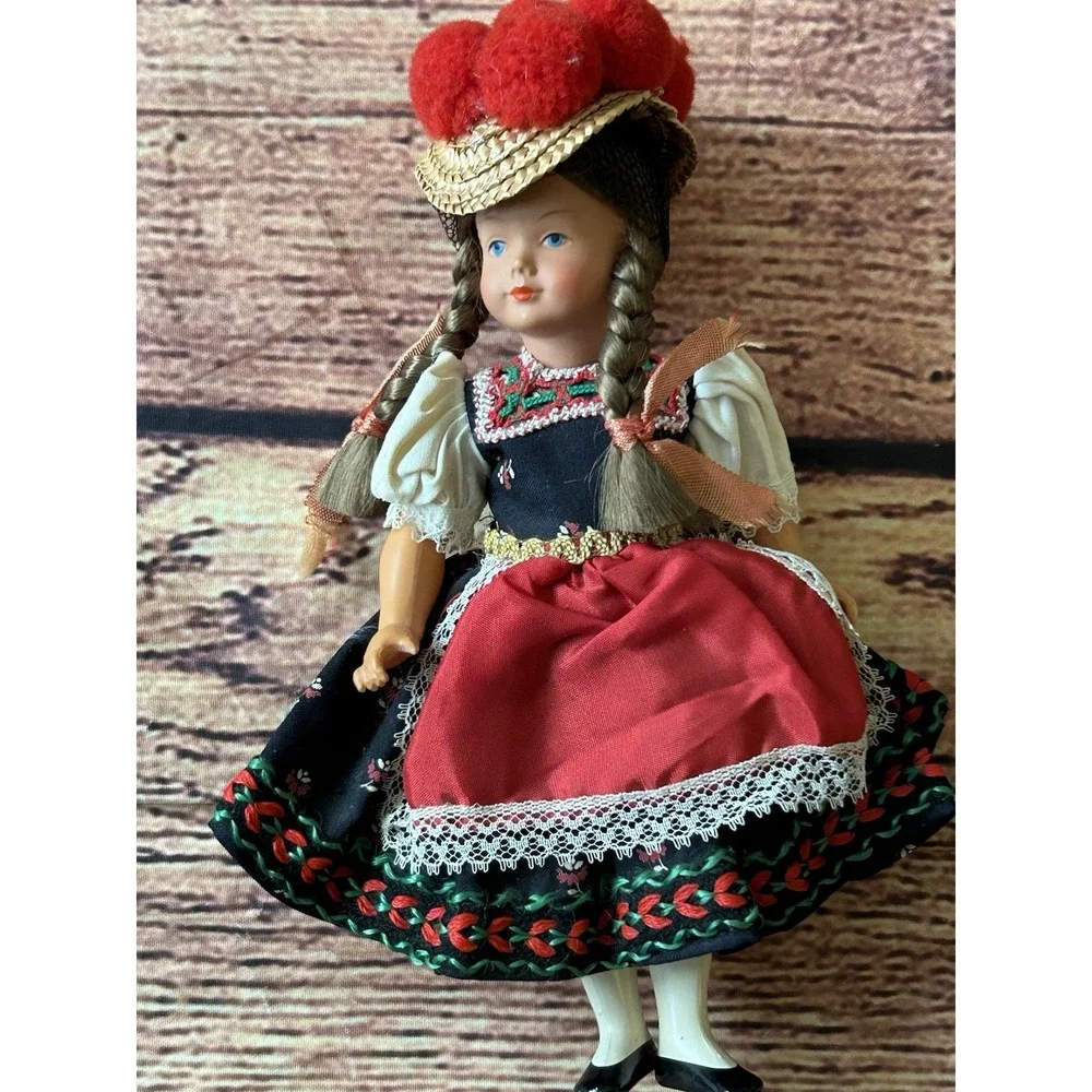 VINTAGE Trachten Puppen‎ German Doll Dirndl girl 1950s Bollenhut Ball Hat Braids